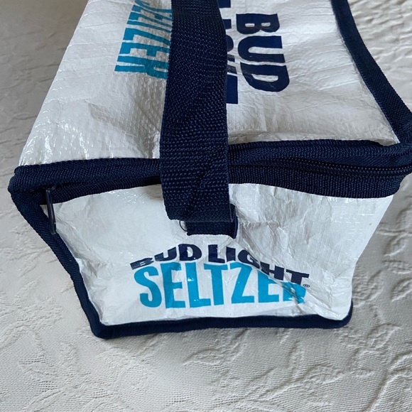 BUD LIGHT SELTZER Insulated Cooler Bag with Seltzer Logo 6 pack size NWOT - Picture 3 of 4